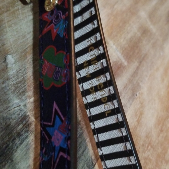 SOLD!New Henri Bendel Dog Leash - 45" - Picture 4 of 6